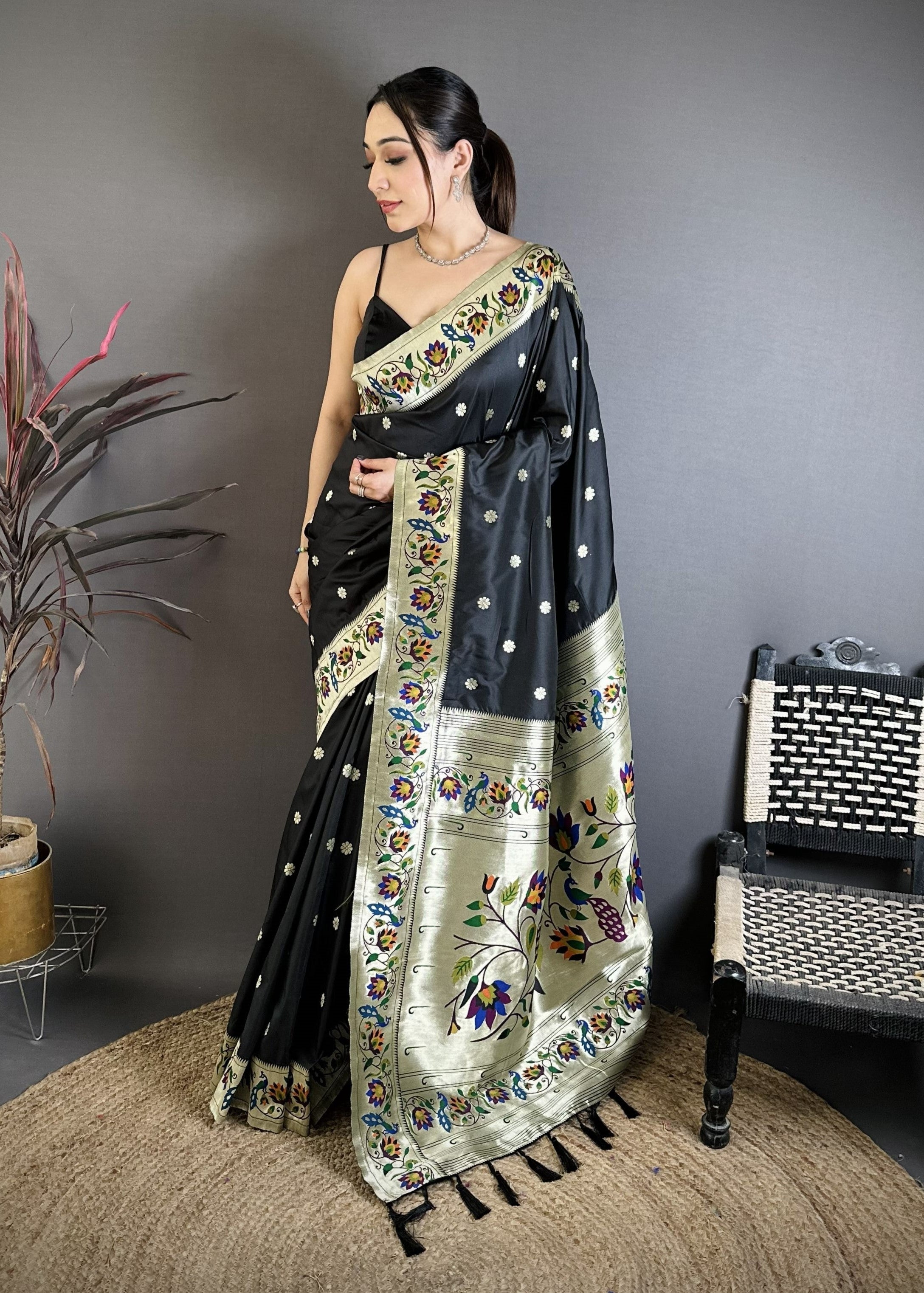 Black Silk Weaving Paithani Silk Saree