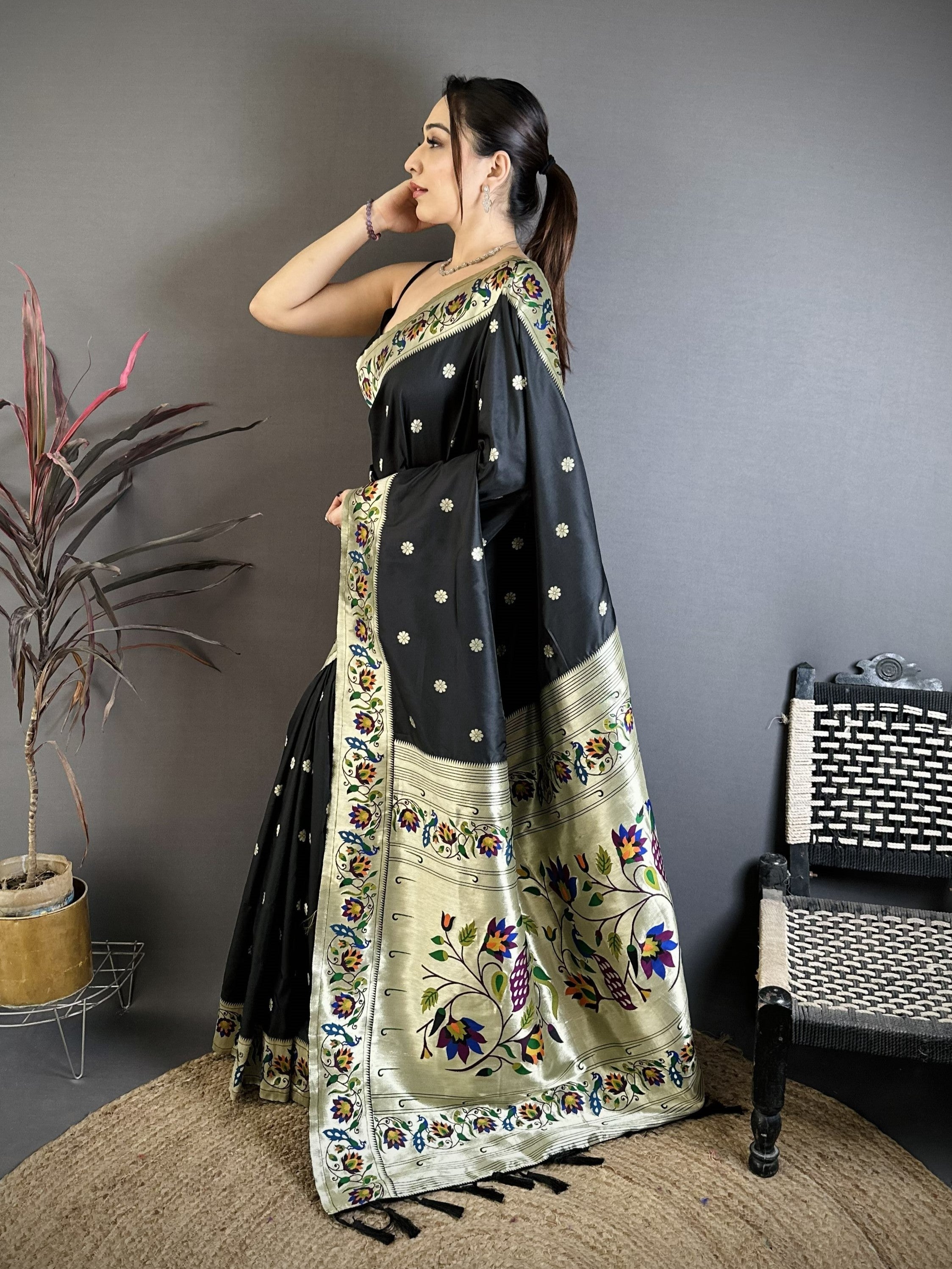 Black Silk Weaving Paithani Silk Saree