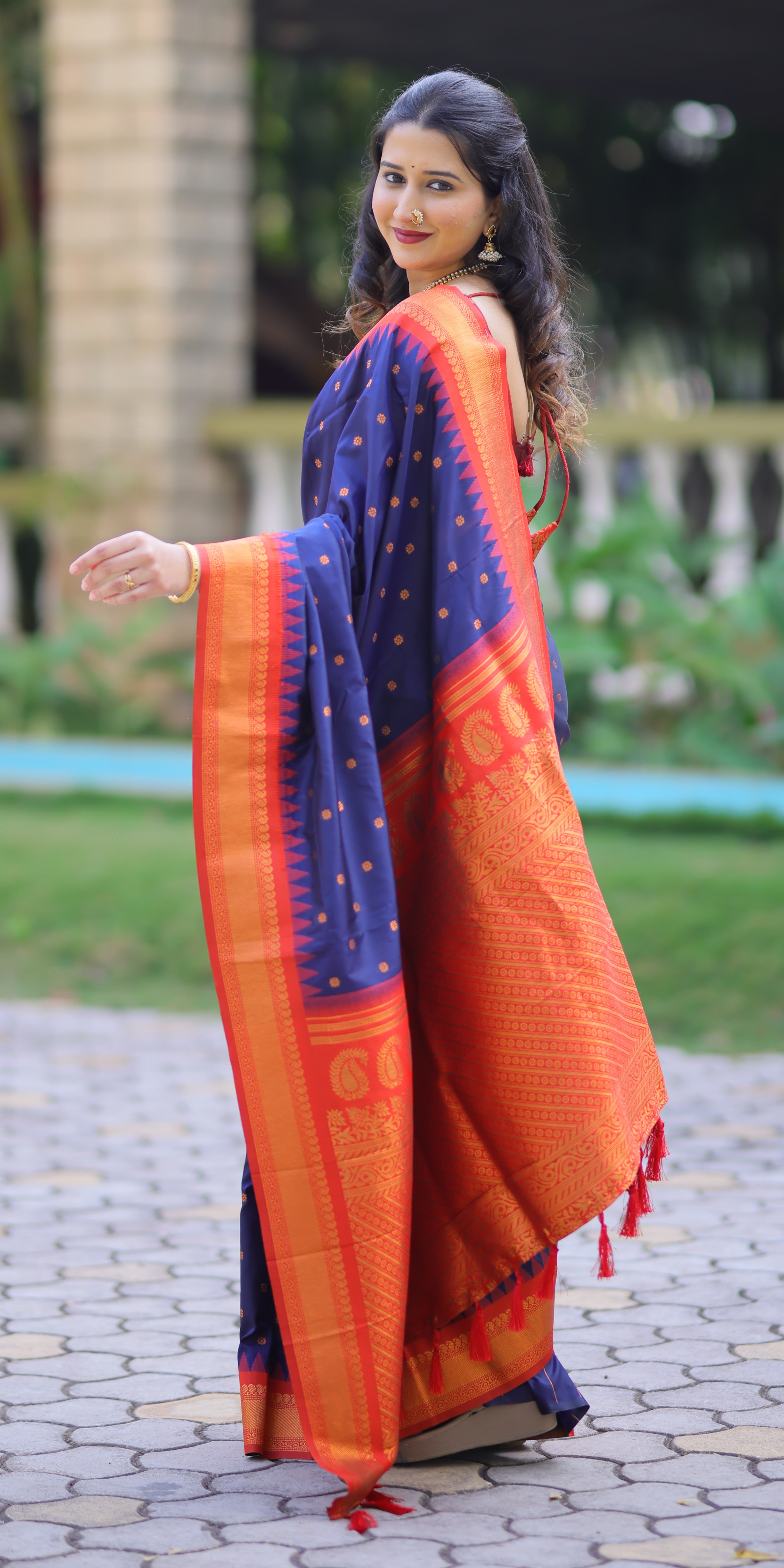 Navy Blue Kanji Gadwal Silk Saree
