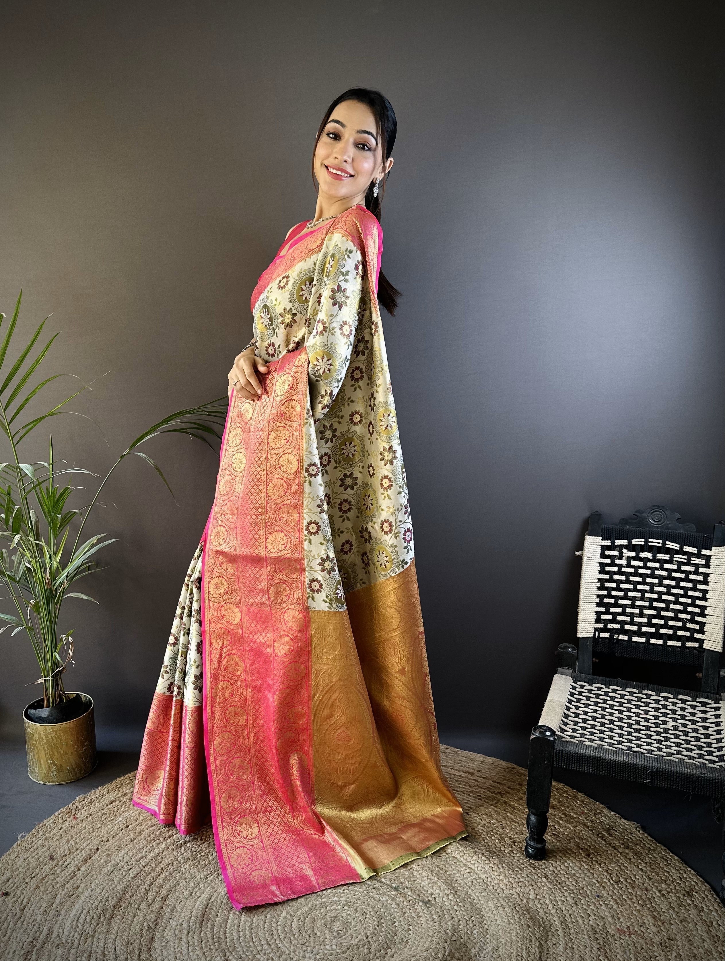 Offwhite & Pink Kanjivaram Tissue Silk Saree