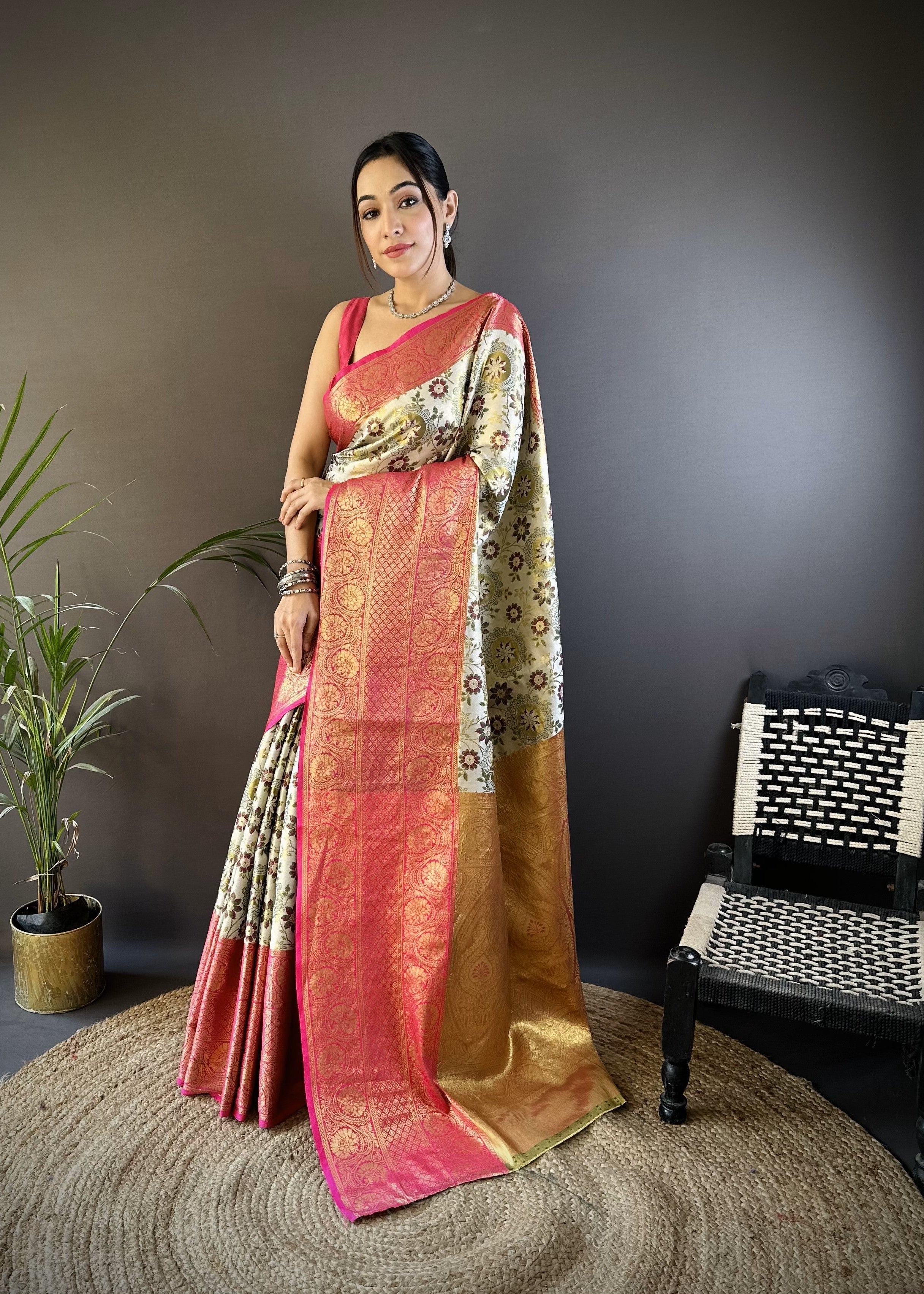 Offwhite & Pink Kanjivaram Tissue Silk Saree
