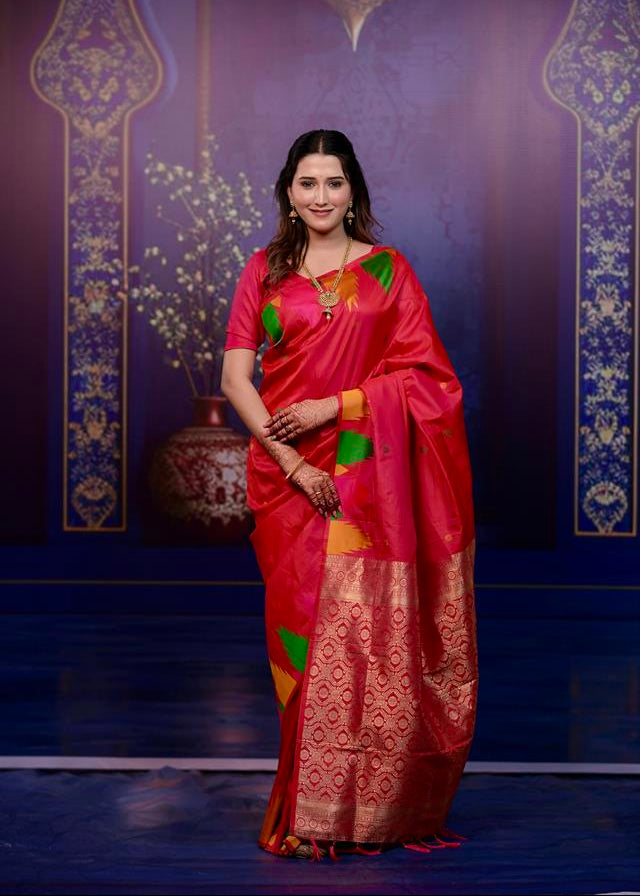 Pinkish Red Triangle Weave Soft Silk Saree