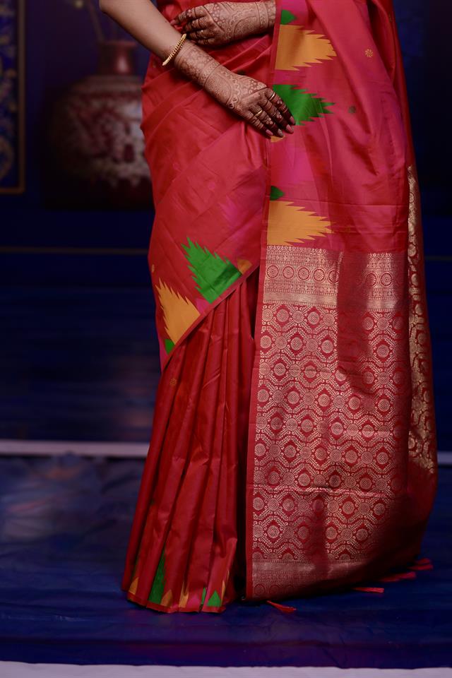Pinkish Red Triangle Weave Soft Silk Saree