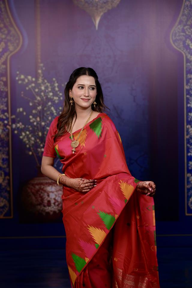 Pinkish Red Triangle Weave Soft Silk Saree