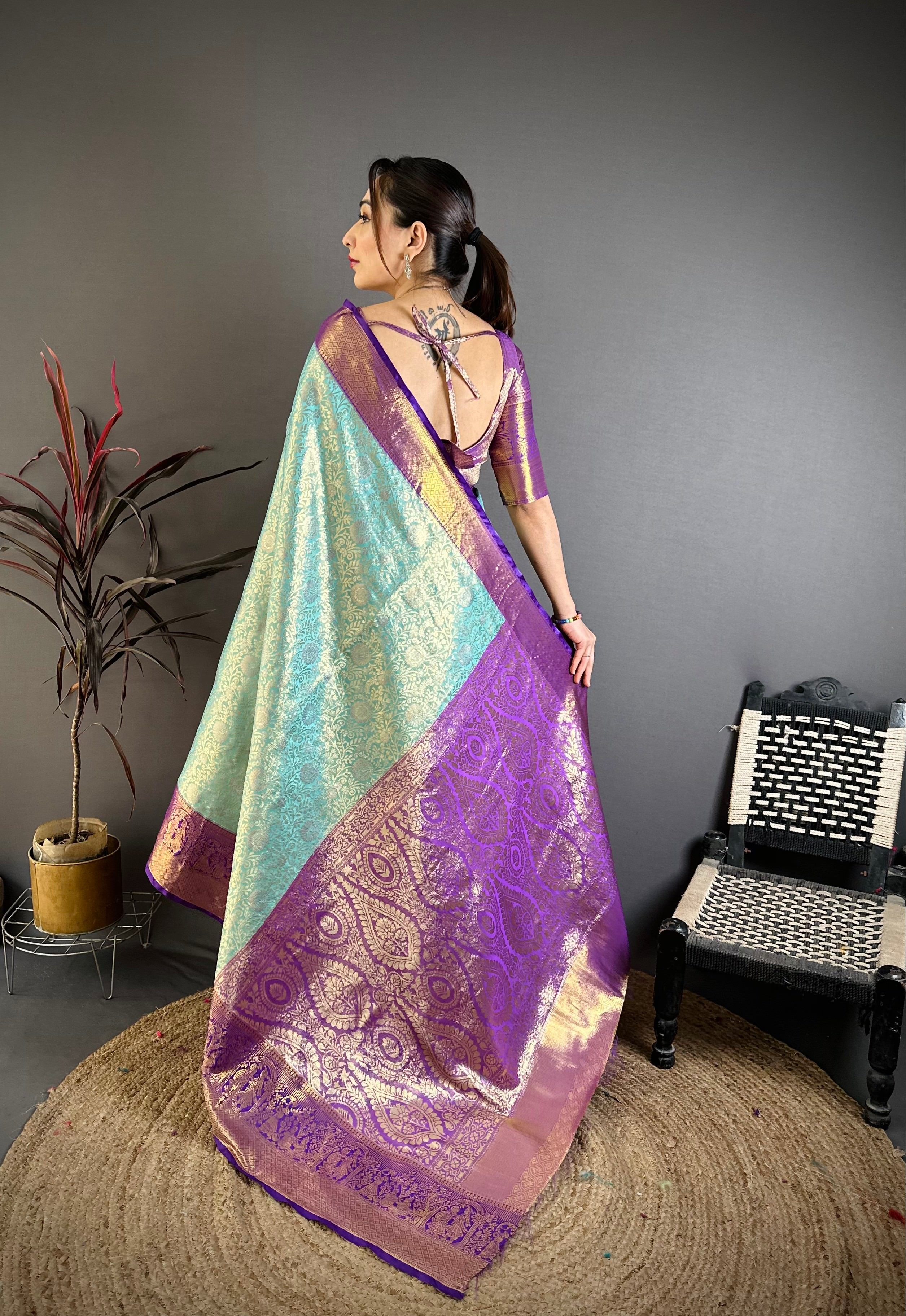 Turquoise Green Lightweight Kanchipuram Saree