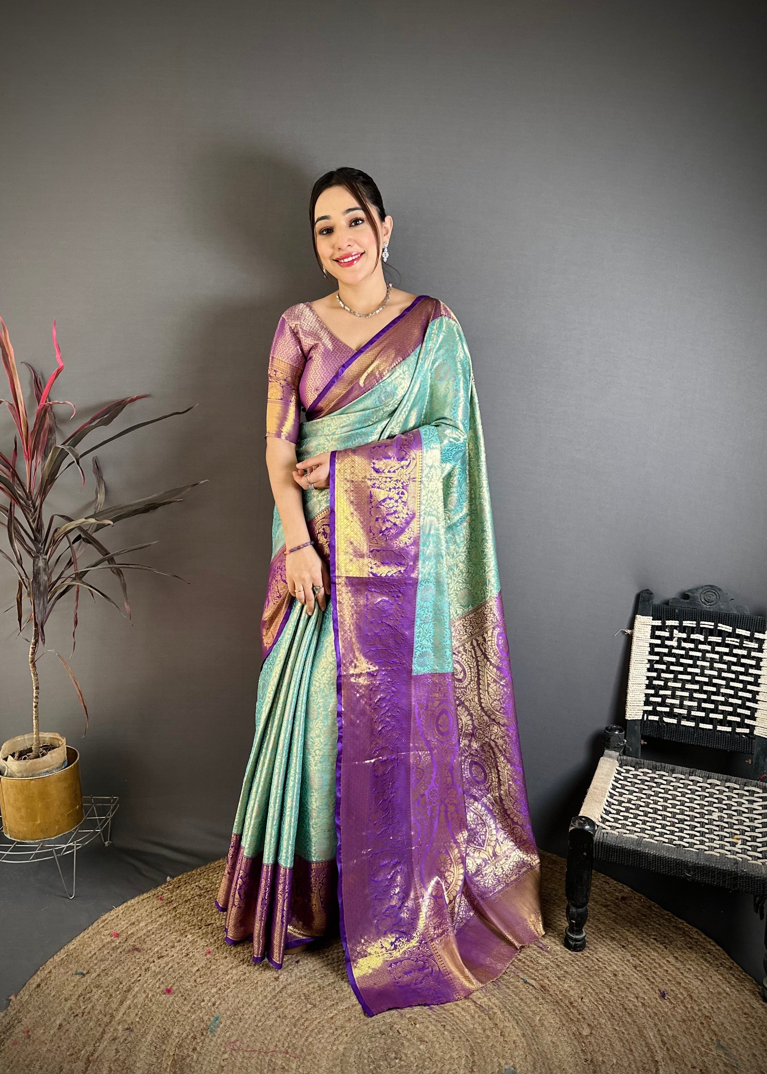 Turquoise Green Lightweight Kanchipuram Saree