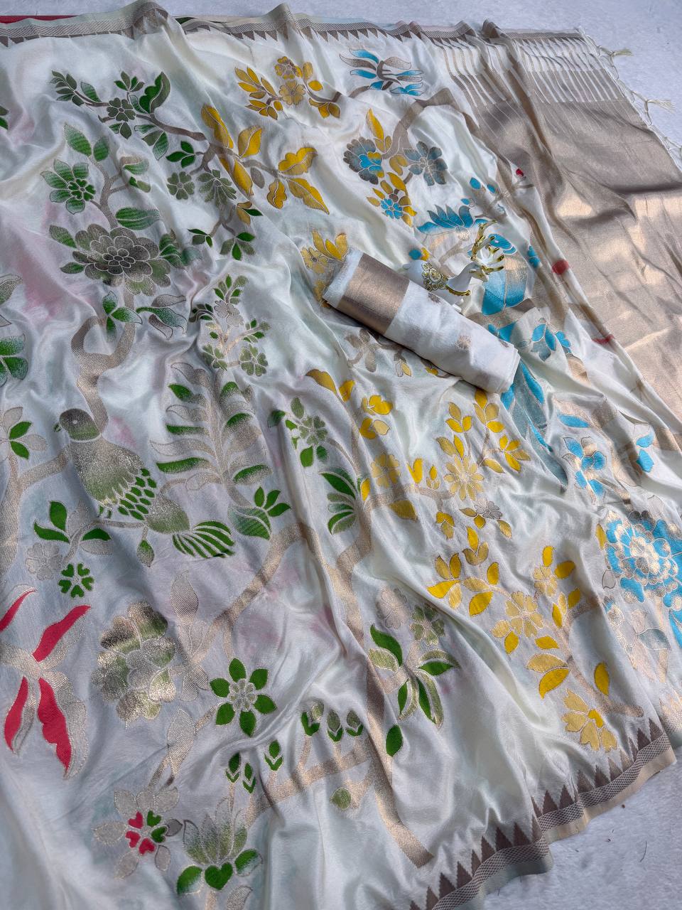 White Crepe Khadi Silk Weaving Saree